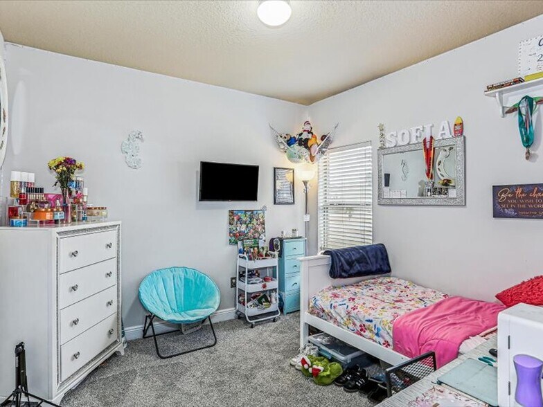 Building Photo - 405 Pendo Pl