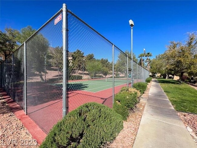 Building Photo - Stunning condo in Henderson!