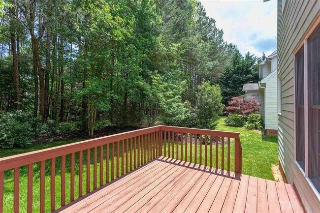 Building Photo - 105 Dairy Ct