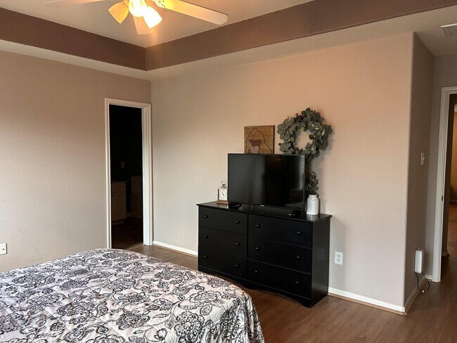 Building Photo - 2351 Urban Forest Ct