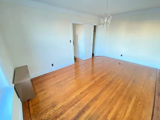 Primary Photo - 124 Parrott Pl