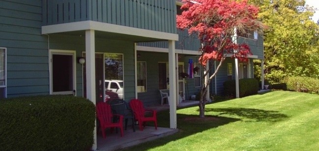 Primary Photo - Pine Road Village