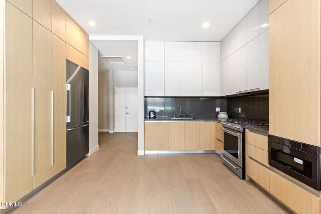 Building Photo - 388 Cordova St