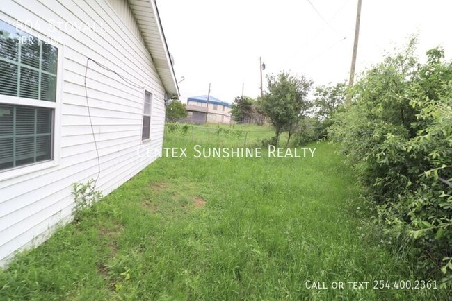 Building Photo - 804 Stovall-