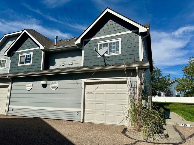 Building Photo - 6345 Chardonnay St