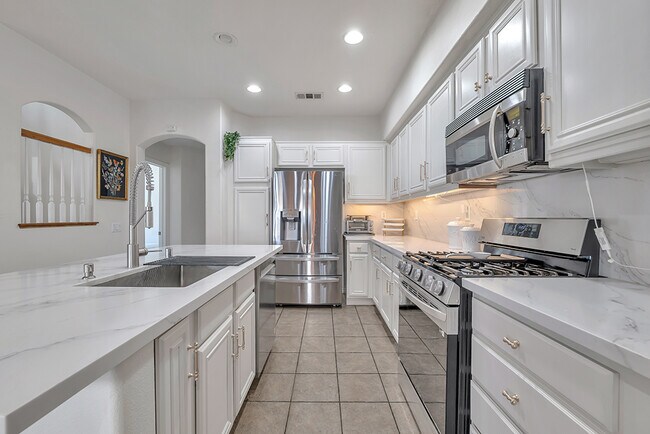 Building Photo - 2641 Night Jasmine Dr