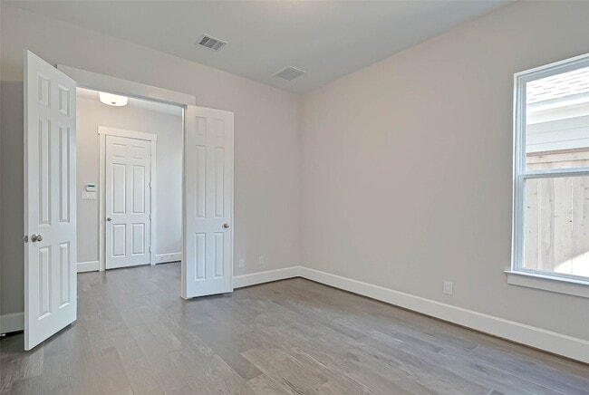 Building Photo - 31 Thorpe Ln