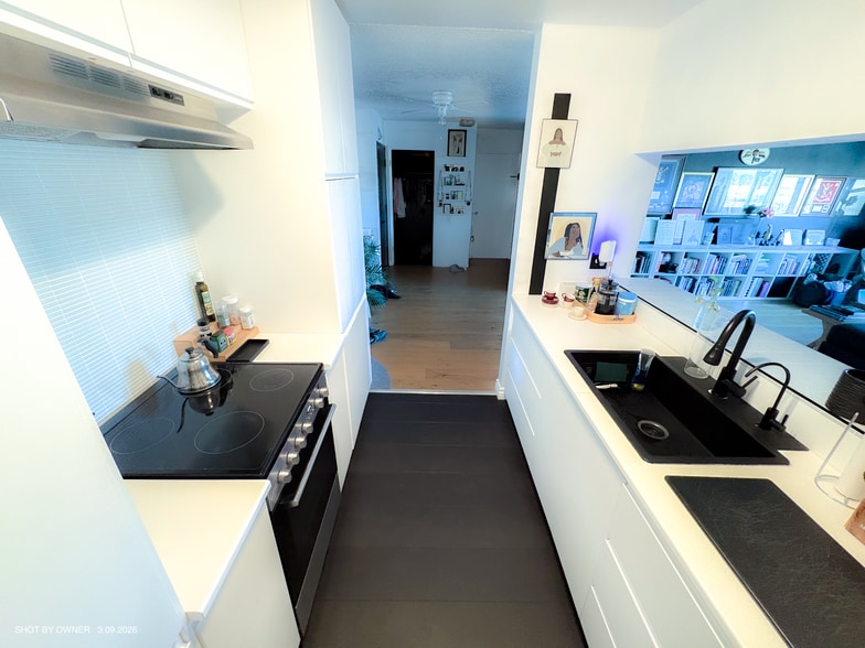 Building Photo - 5460 White Oak Ave