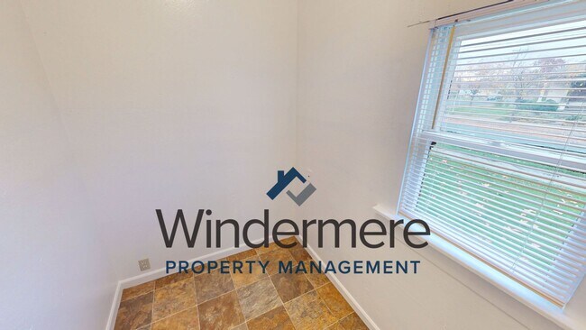 Building Photo - 948 S 3rd Ave