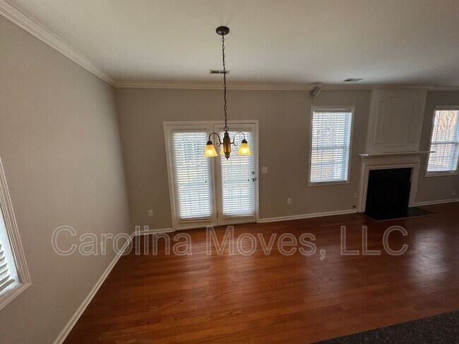 Building Photo - 104 Shairpin Ln