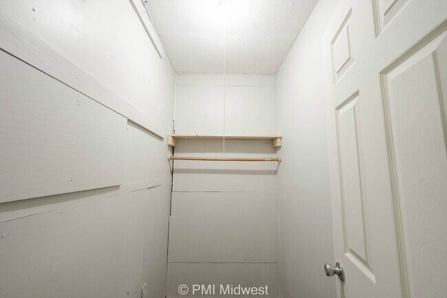 Building Photo - 3926 Malibu Dr