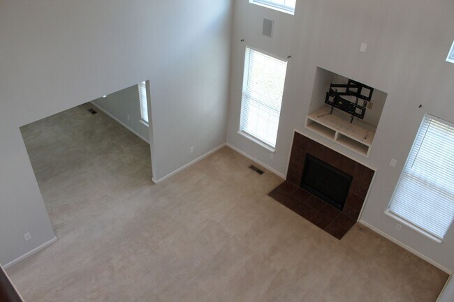 Building Photo - Spacious 5 Bedroom Home in Avon Schools!