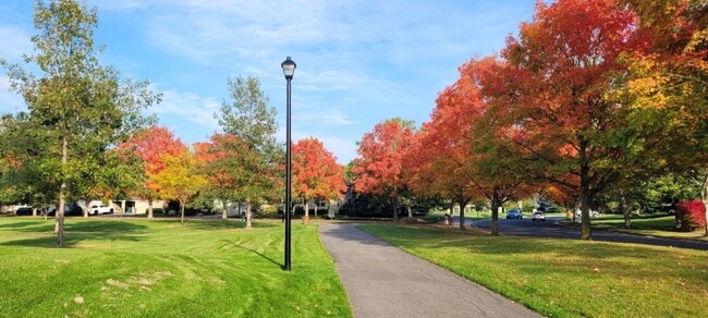 Building Photo - CDA Place Neighborhood- 4 bed with basement, cul de sac