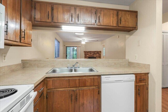 Building Photo - 3208 Ginger Dr