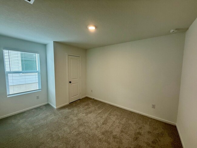 Building Photo - Brand NEW 4-bedroom, 2-bathroom home for l...