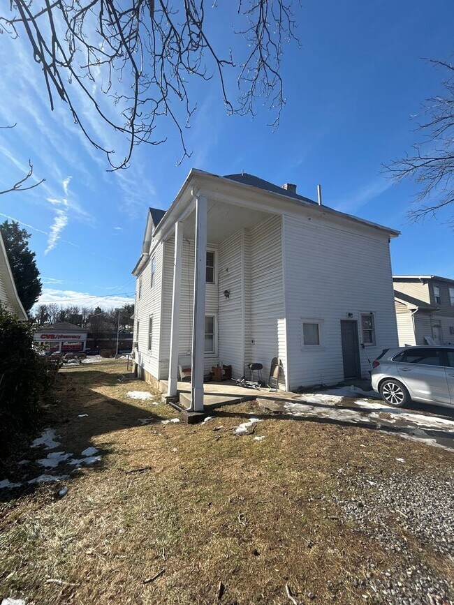 Building Photo - 1911 Orange Ave NW