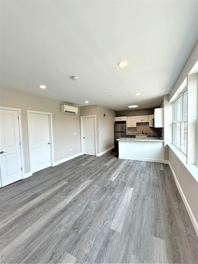 Building Photo - 530 Chestnut St