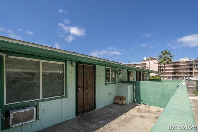 Building Photo - $2950 / 2 Bed / 1 Bath / 1 Parking IN WAIALUA