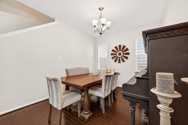 Building Photo - 6503 Wilshire Fern
