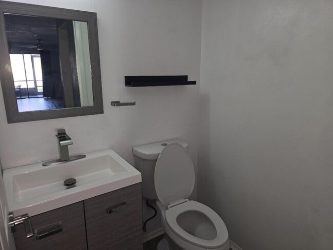 Building Photo - Updated 2-bedroom, 2.5-bath townhome