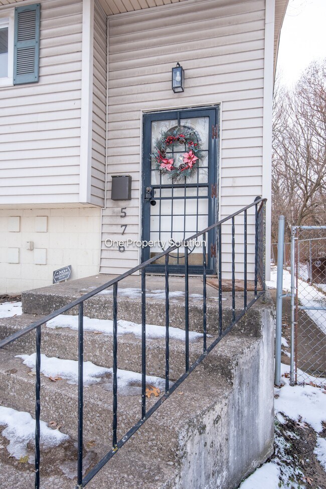 Building Photo - 576 S New Jersey St