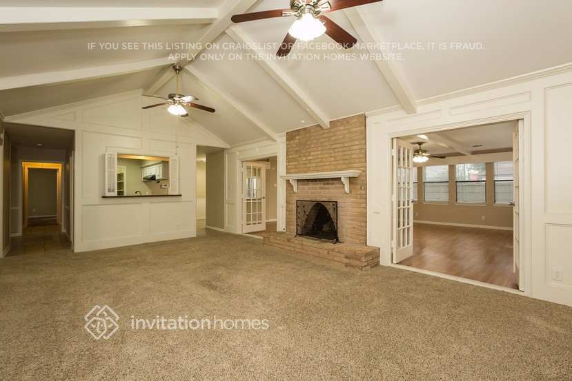 Building Photo - 12103 Silver Creek Dr