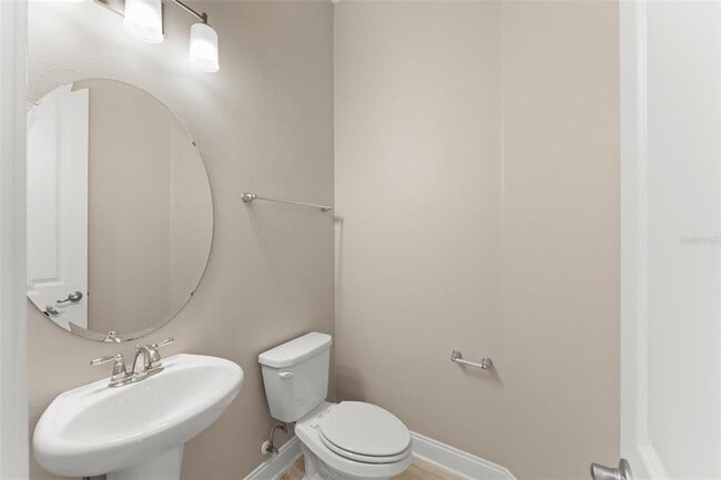 Building Photo - 13833 Behring Ave