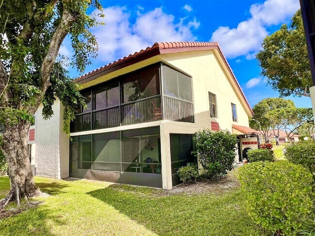 Building Photo - 10771 Palm Lake Ave
