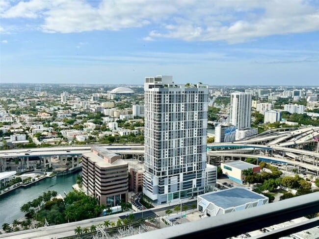 Building Photo - 92 SW 3rd St