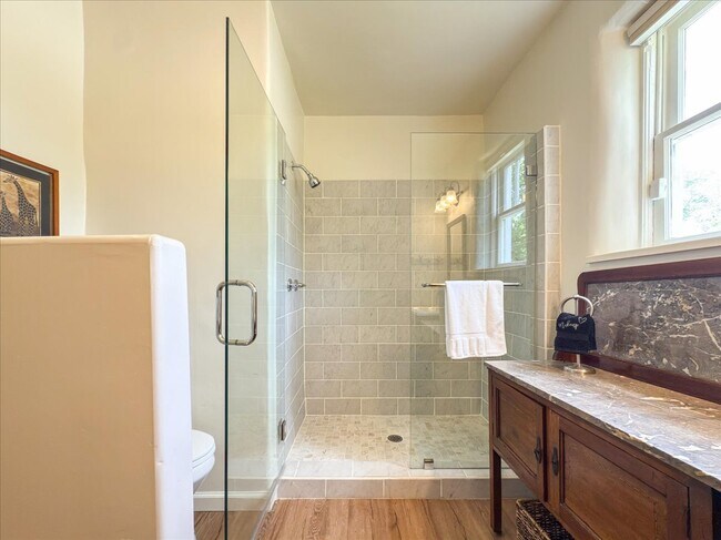 Building Photo - 419 Orchard Dr