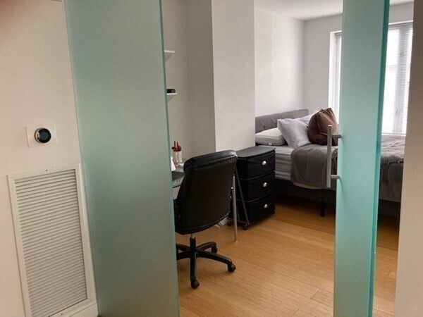 Building Photo - 16 Miner St