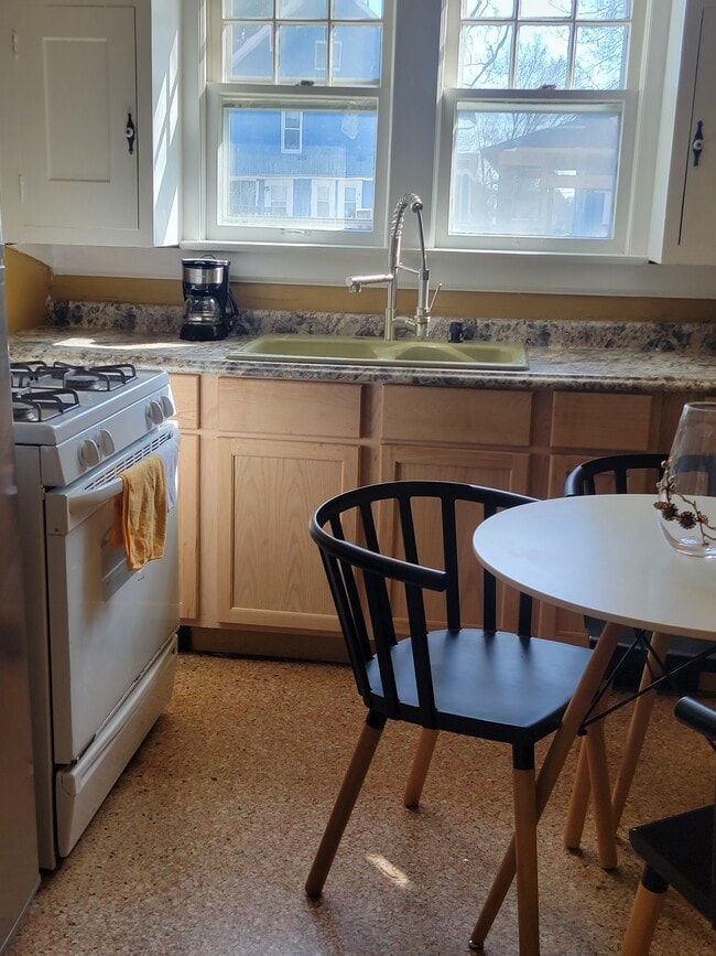 Building Photo - 19 Gibson Ave