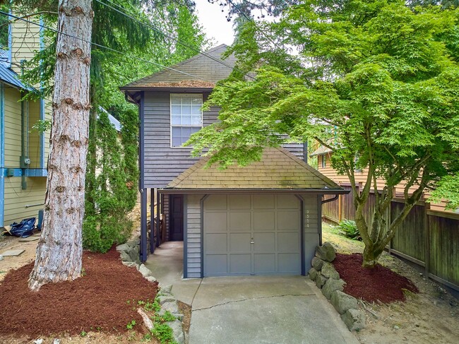 Primary Photo - Delightful 3 bedroom home near Matthews Be...