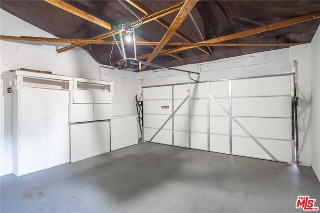 Building Photo - 3720 Ventura Canyon Ave