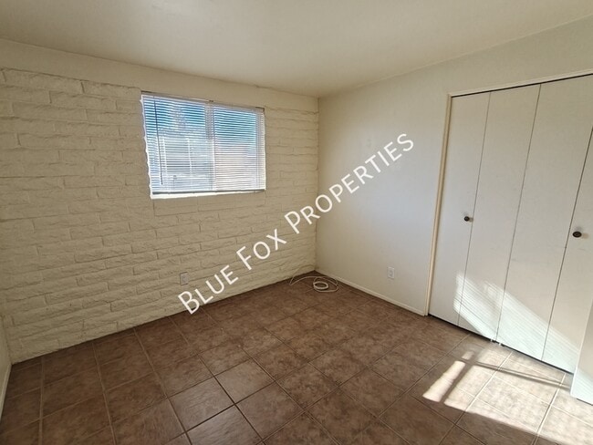 Building Photo - 3755 S Amos Pl