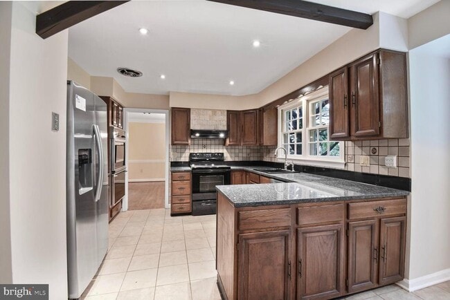 Building Photo - 8217 Lochinver Ln