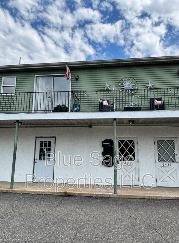 Building Photo - 2419 3rd Ave