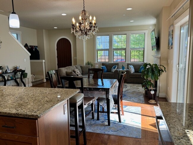 Building Photo - Beautiful 2 story Home in Wilsonville