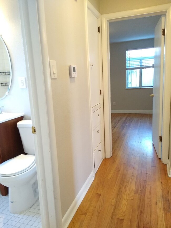 Building Photo - Park Hill 2 Bedroom 1 Bath Central Air! At...