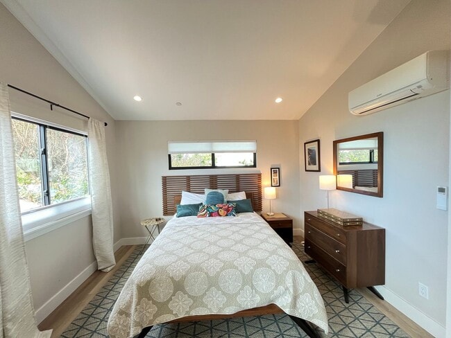 Building Photo - Exceptional Luxury One Bedroom Fully Furnished - Morro Bay w/Views