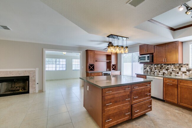 Building Photo - Amazing 3-bdrm home in Green Valley!