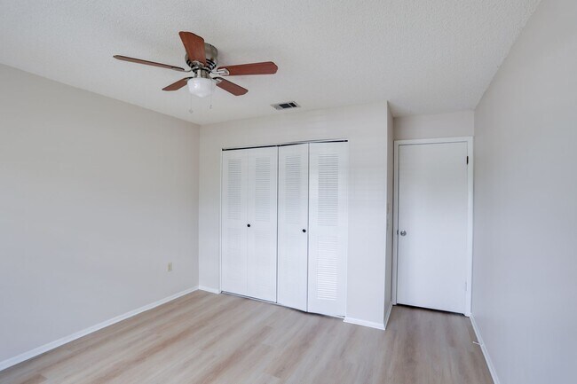 Building Photo - 2634 Shadybranch Dr