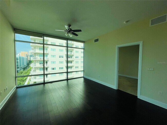 Building Photo - 101 S Eola Dr