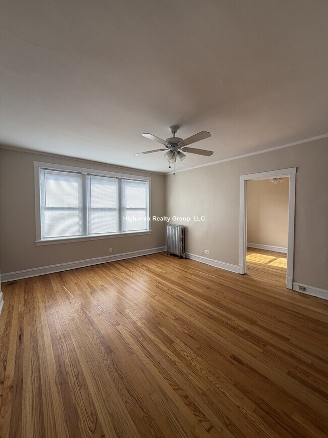 Building Photo - 2344 W Touhy Ave