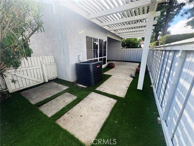 Building Photo - 909 S Lake Summit Dr