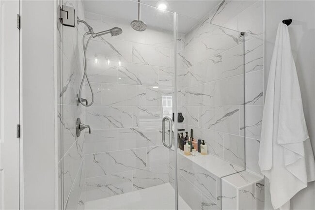 Building Photo - 400 Renwood Trl