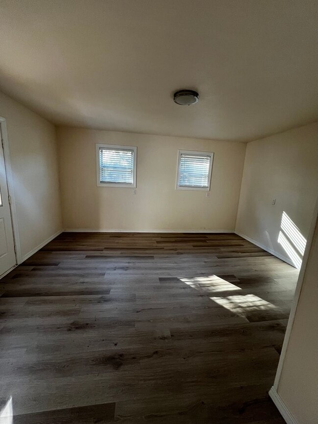 Building Photo - Newly remodeled 4 bedroom 2 bathroom house