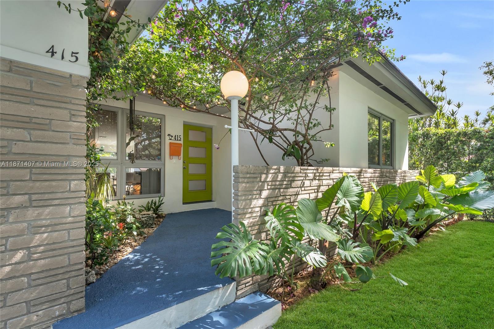Building Photo - 415 Velarde Ave