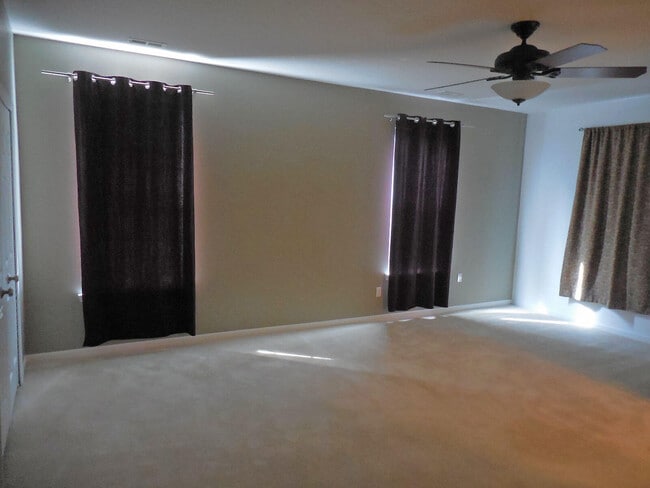 Building Photo - 824 W Summerfield Gln Cir