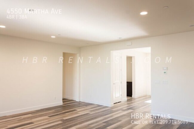 Building Photo - 4550 Martha Ave